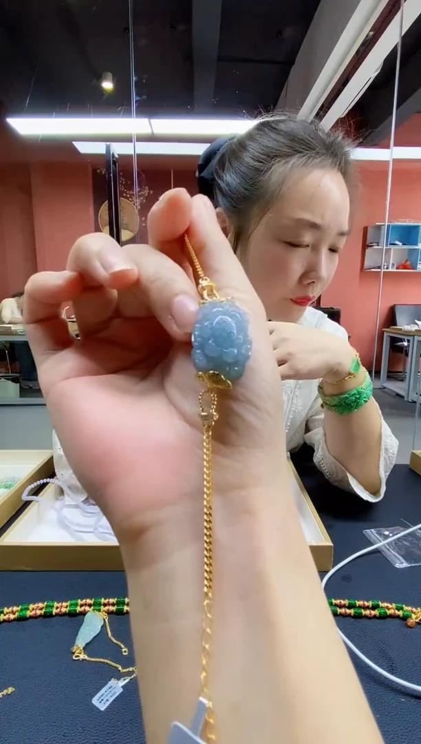 颈饰未镶嵌翡翠手链