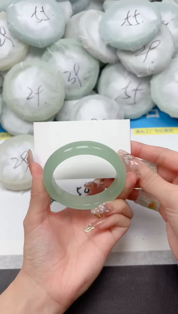 未镶嵌手镯石英质玉13-55.6