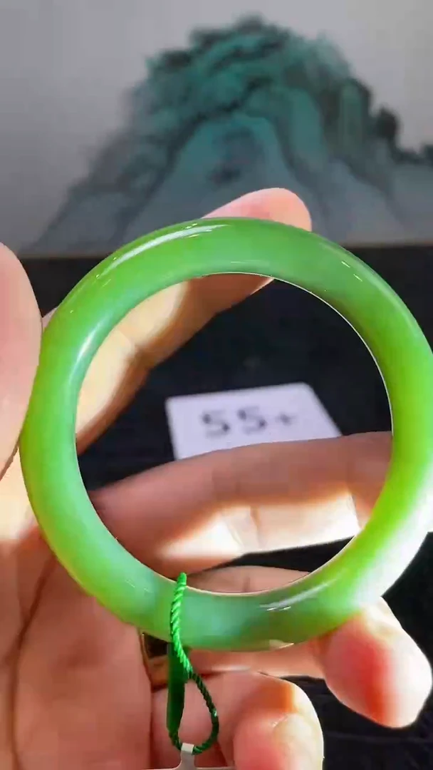 和田玉（碧玉）手镯未镶嵌一个