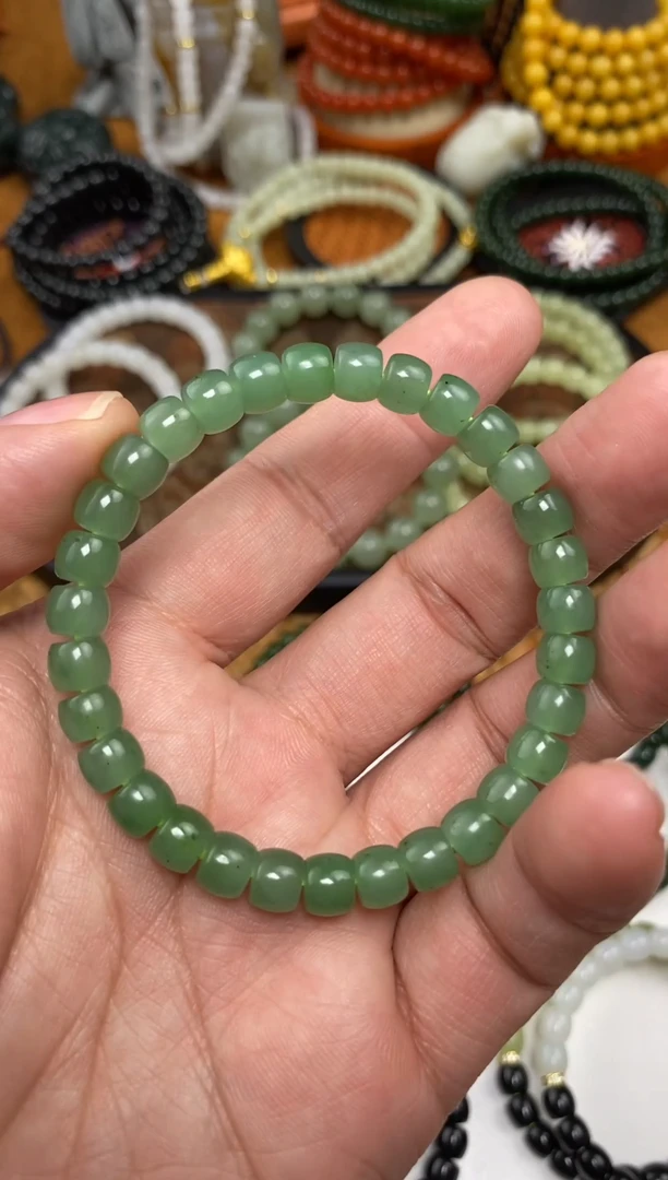颈饰未镶嵌和田玉手串