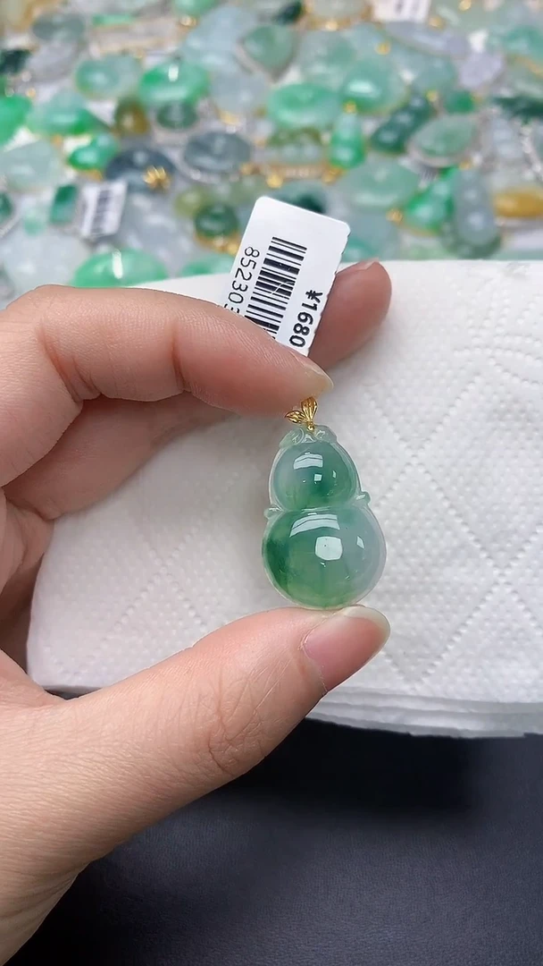 颈饰18K金镶嵌翡翠天然缅甸A货百元以上9元证书费自理