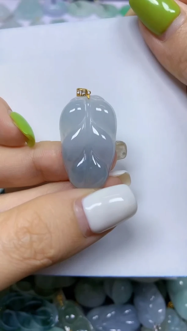 翡翠18K金镶嵌颈饰挂件