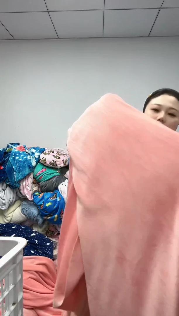 法兰绒XC2.3X2.5左右以主播介绍为准