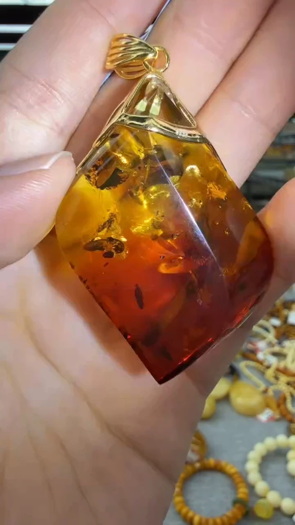 未镶嵌颈饰琥珀132秒拍号   假一赔三