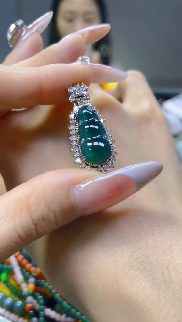 翡翠未镶嵌颈饰/M/翡翠A货一图一物