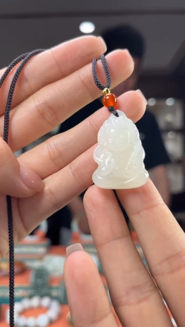 和田玉未镶嵌颈饰1