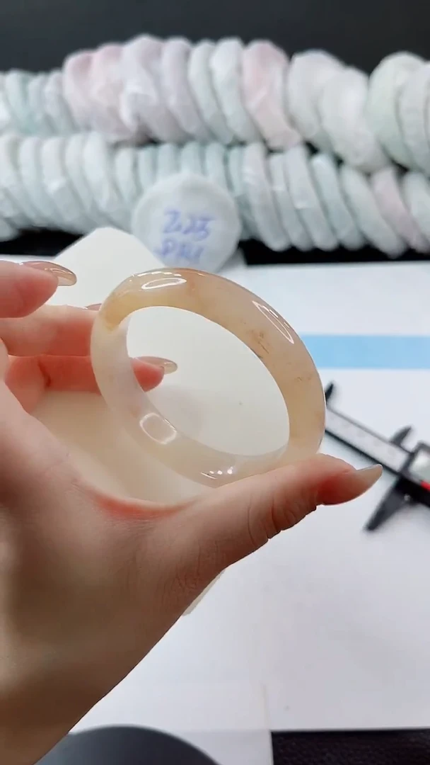 未镶嵌手镯石英质玉多样性发货L227