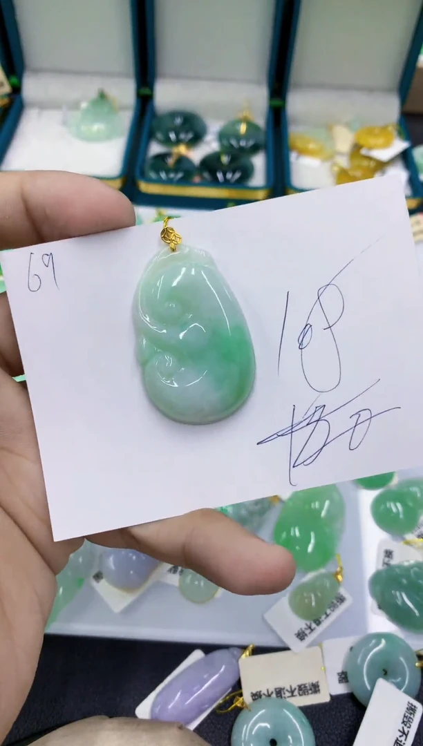 颈饰18K金镶嵌翡翠11111111