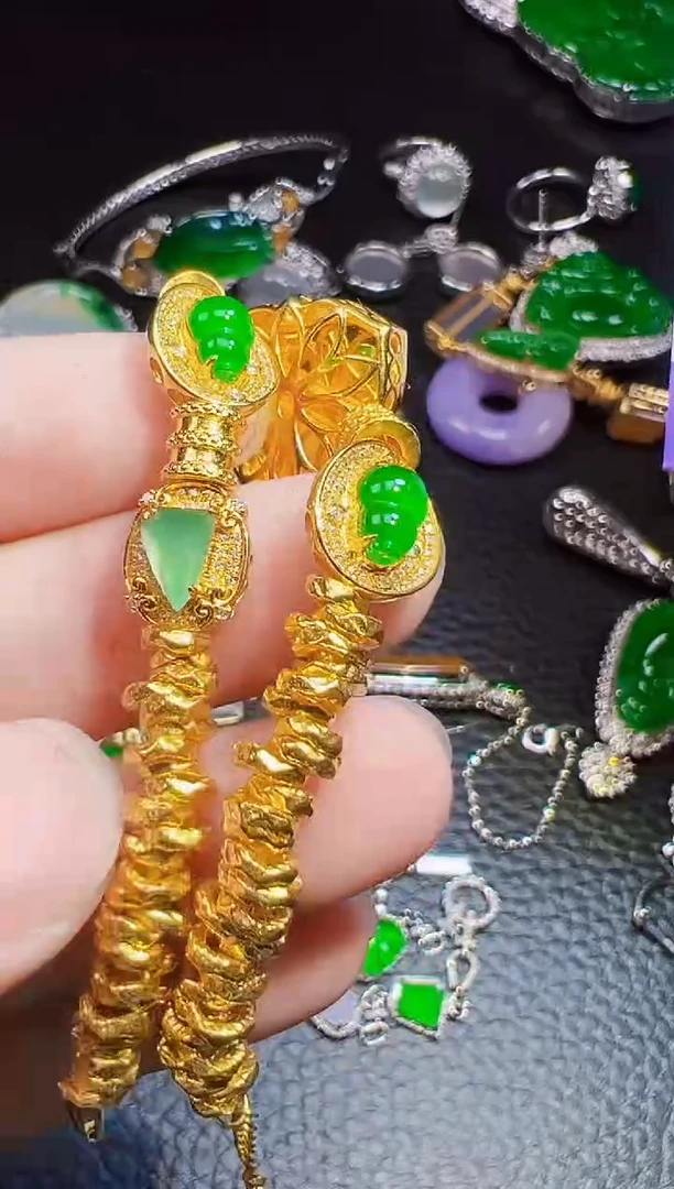 足金镶嵌手链翡翠小*翡翠