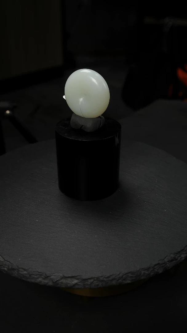 未镶嵌和田玉挂件咖**瑰白玉且末料平安扣