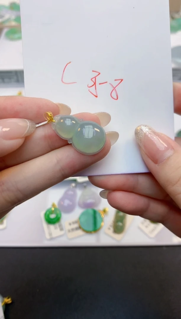 翡翠18K金镶嵌颈饰天然缅甸A货翡翠