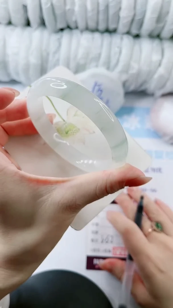 【闪购商品】石英质玉手镯未镶嵌多样性发货V62