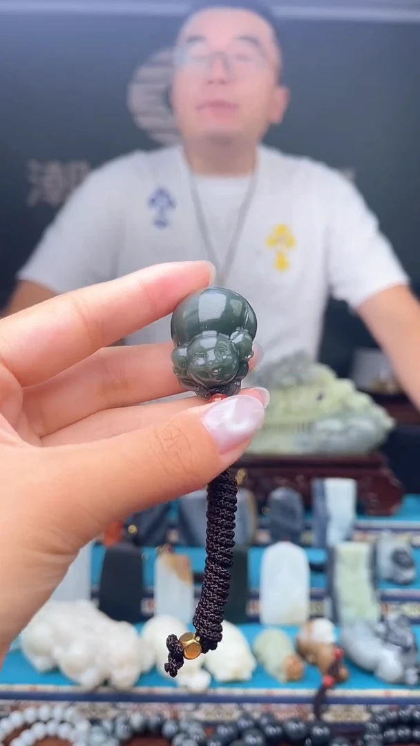 未镶嵌和田玉挂件1