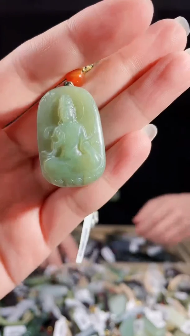 颈饰未镶嵌和田玉1