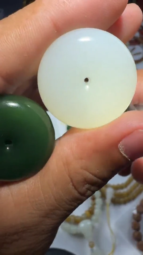 和田玉未镶嵌吊坠(不含链)和田玉吊坠