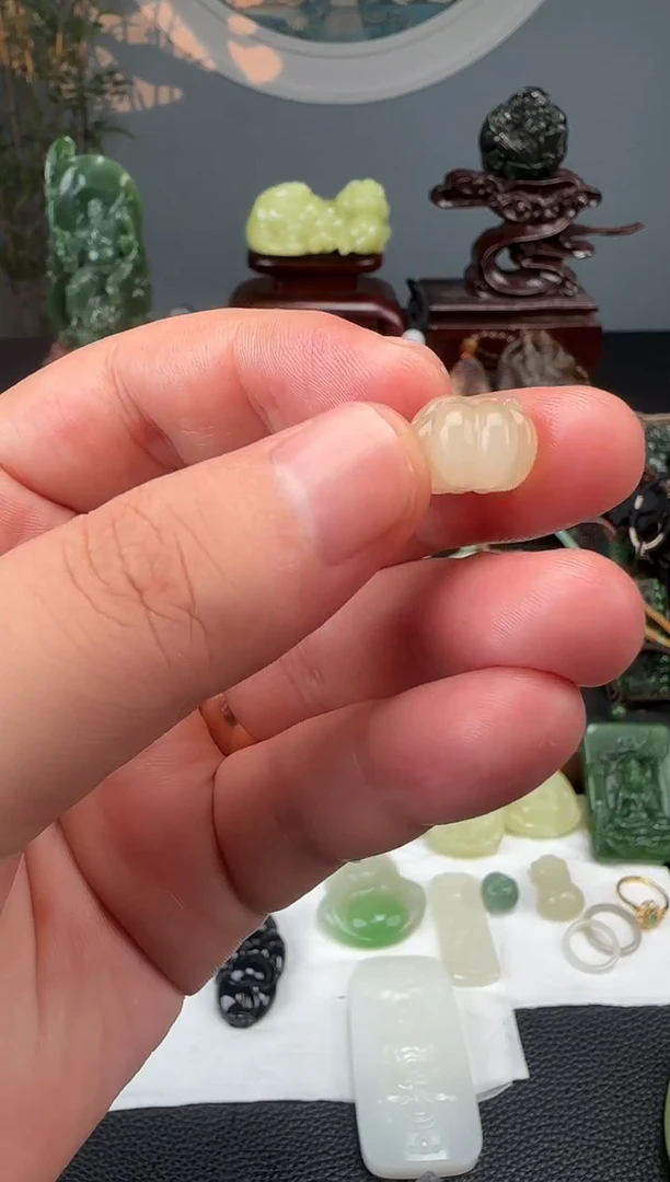 和田玉未镶嵌颈饰和田玉