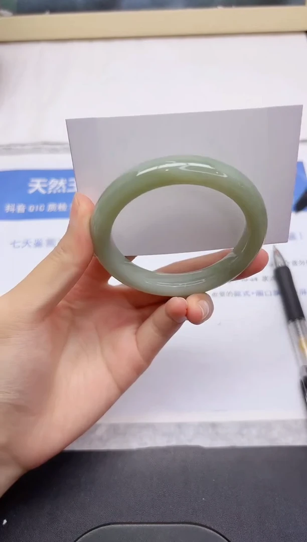 和田玉手镯未镶嵌40-56.2qml