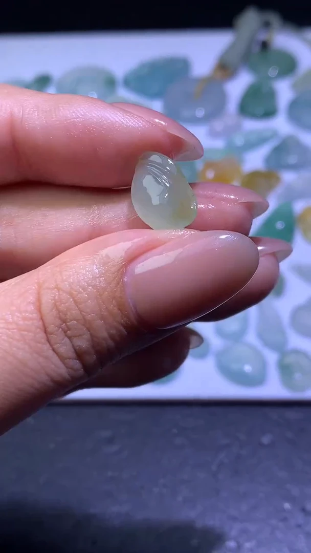 未镶嵌定制翡翠毛货