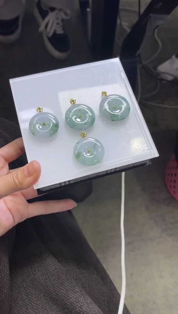 颈饰18K金镶嵌翡翠P1 /多样性发一件/配绳子