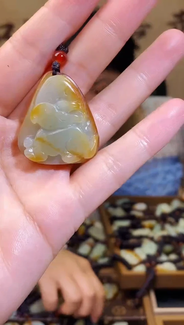 和田玉未镶嵌颈饰1