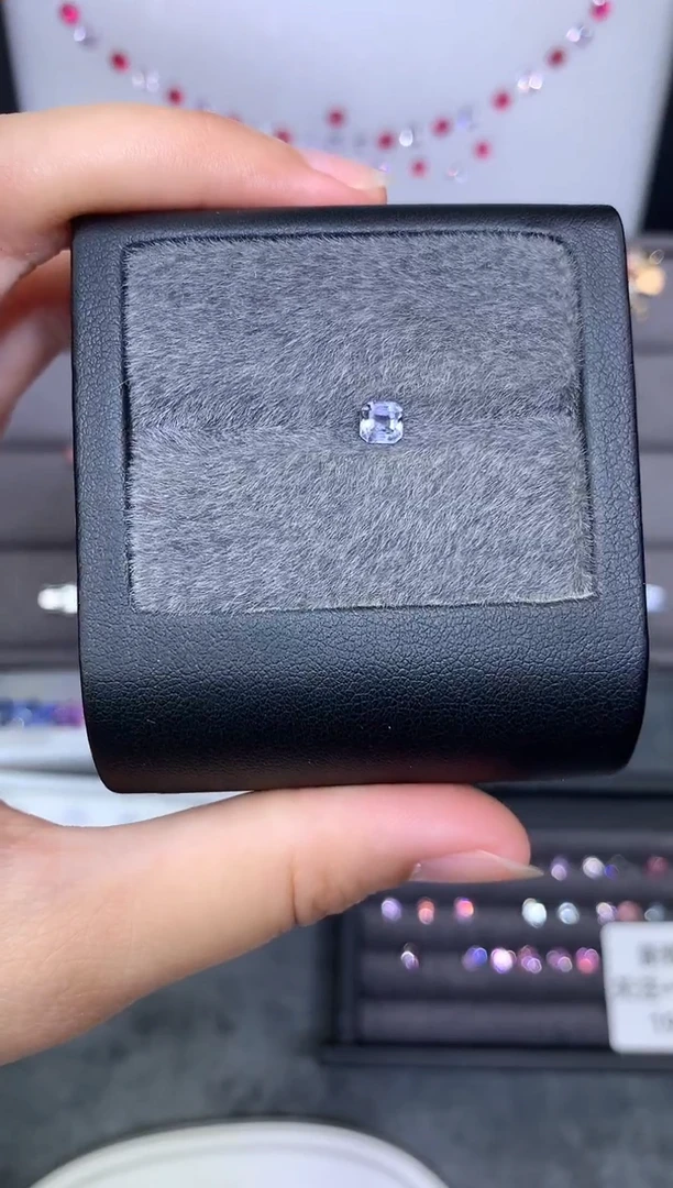 裸石未镶嵌尖晶石起****醒八角 金属色调 0.44ct