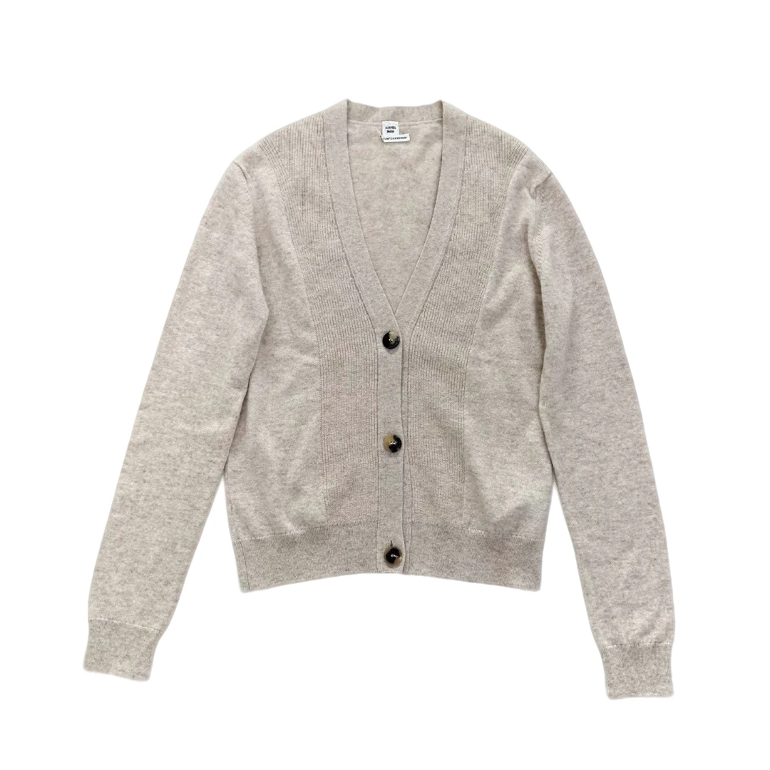 全新未使用 Hermes/爱马仕 爱马仕 女士燕麦色V领三粒扣针织开衫