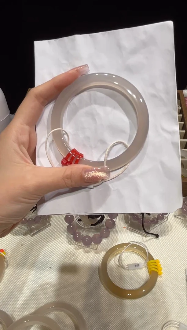 玛瑙/玉髓手镯未镶嵌纯天然马料玛瑙手镯