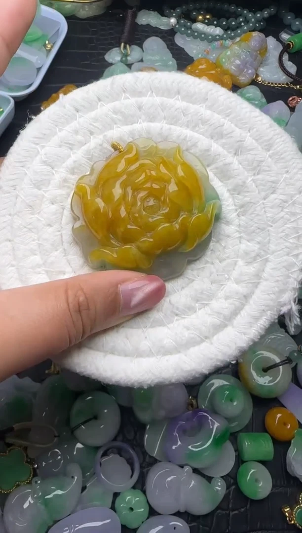 颈饰未镶嵌翡翠缅甸翡翠吊坠