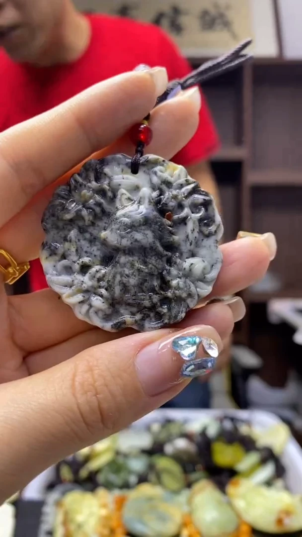 未镶嵌岫玉挂件