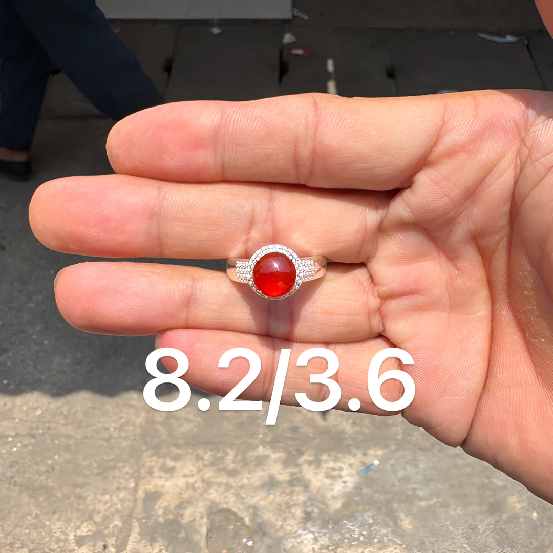 0522(小哪吒在源头)高冰种翡翠正圆鸽血红戒面干净杠味荧光足M40