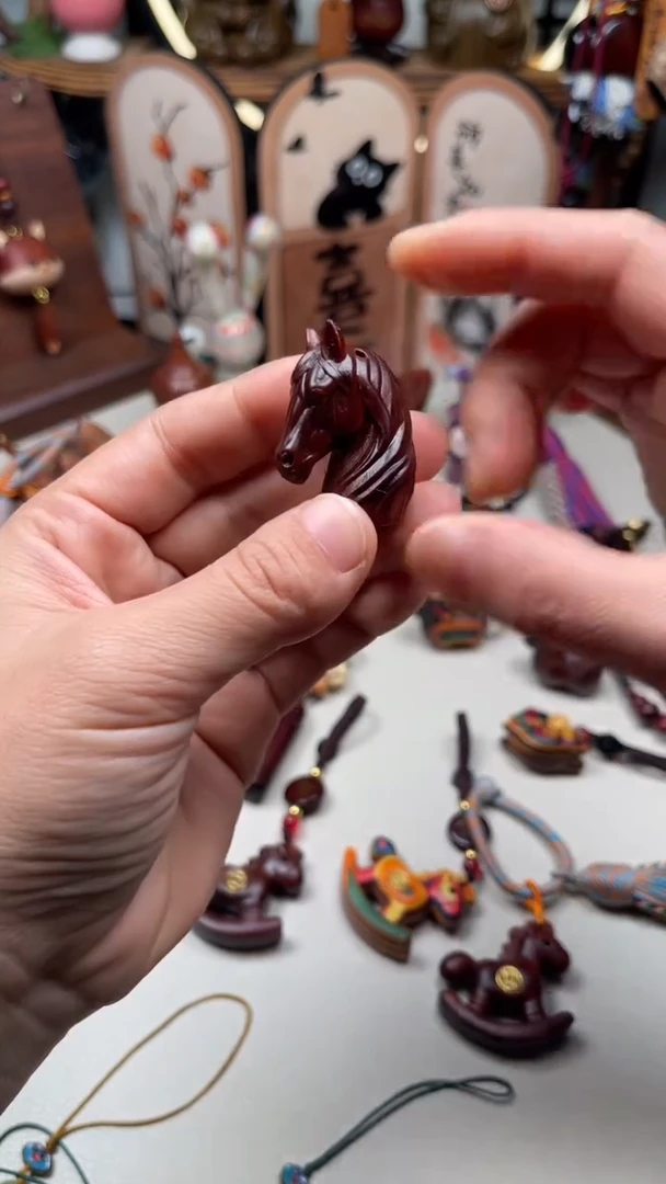 檀香木紫檀大马首挂件