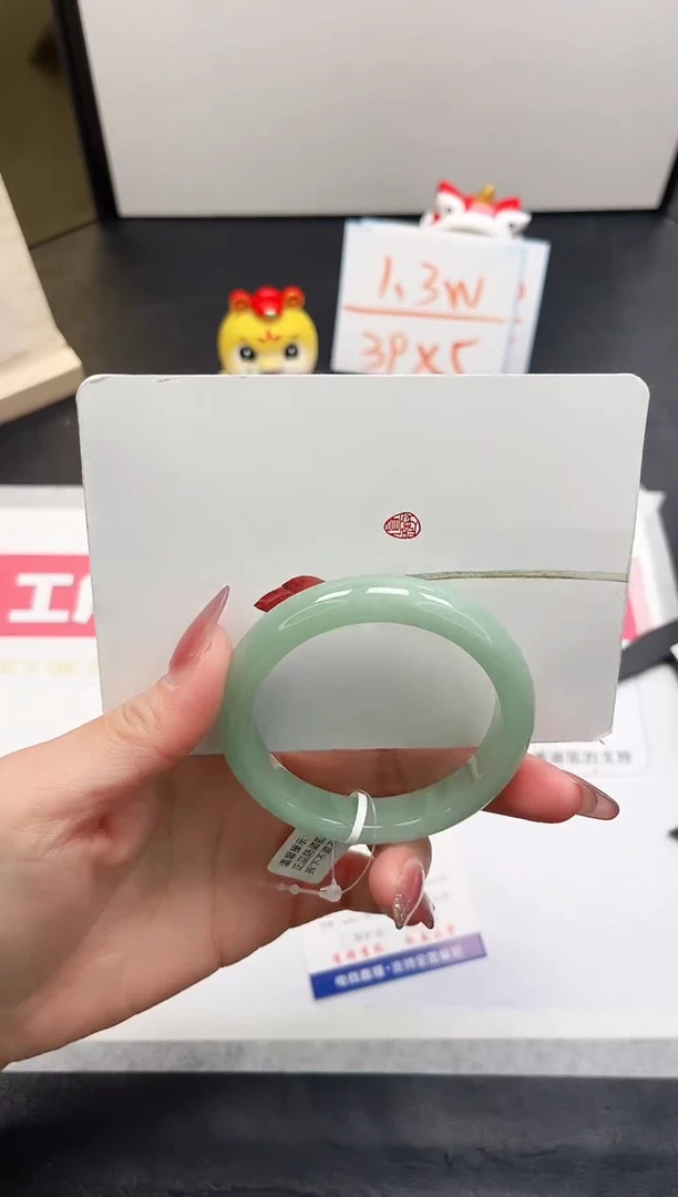 【闪购商品】石英质玉手镯未镶嵌66-53