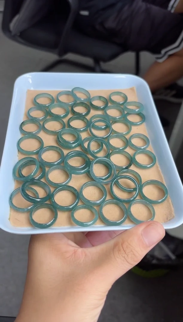 未镶嵌戒圈翡翠戒圈
