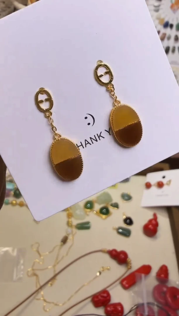 水晶摆件未镶嵌耳钉