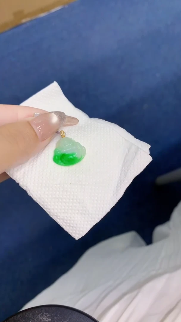 颈饰18K金镶嵌翡翠1