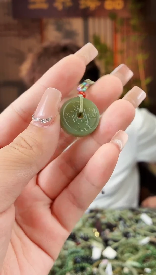 和田玉未镶嵌颈饰拍一发一