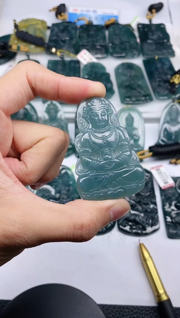 颈饰未镶嵌翡翠1
