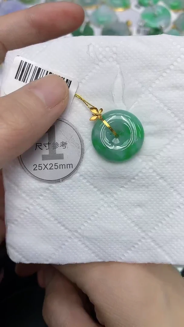 颈饰18K金镶嵌翡翠111111111