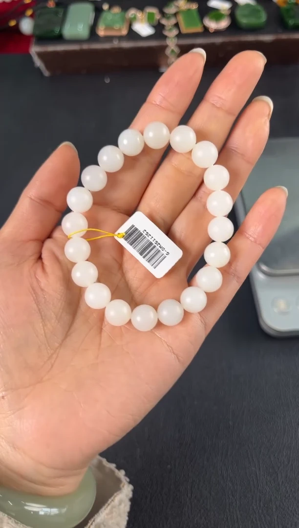 颈饰未镶嵌和田玉手串