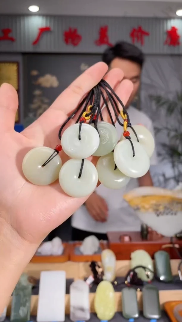 和田玉未镶嵌颈饰拍一发一 多样性发货