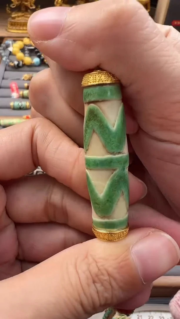 【闪购商品】玛瑙挂件18K金镶嵌吊坠