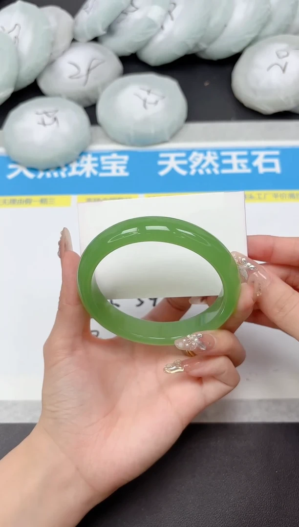 未镶嵌手镯石英质玉231-64.3