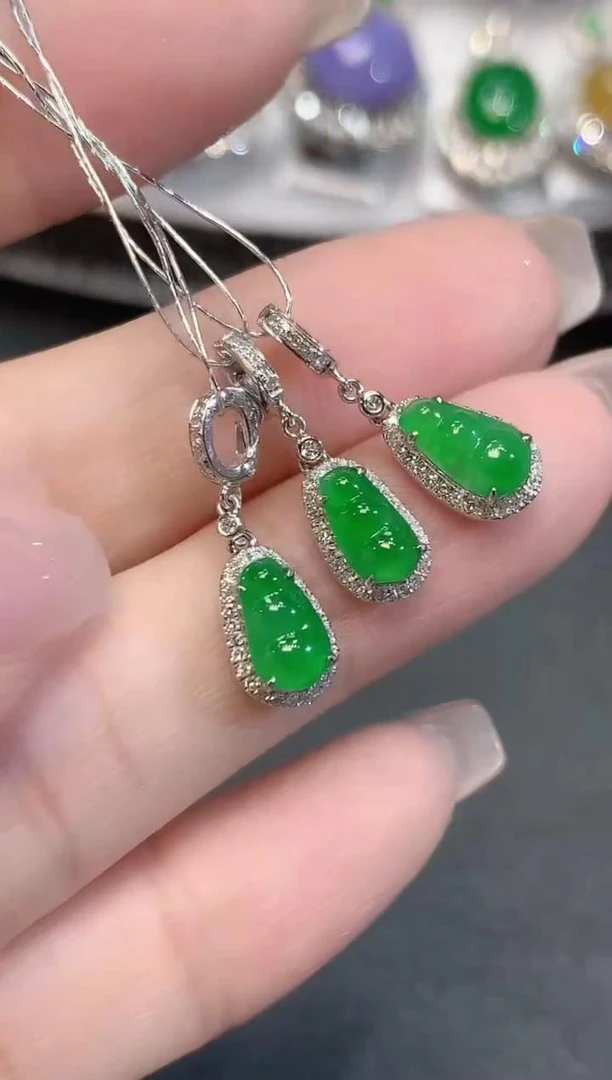 【云中意】-18K金 翡翠豆子吊坠（不含链）- 多样性发货一件ZGM