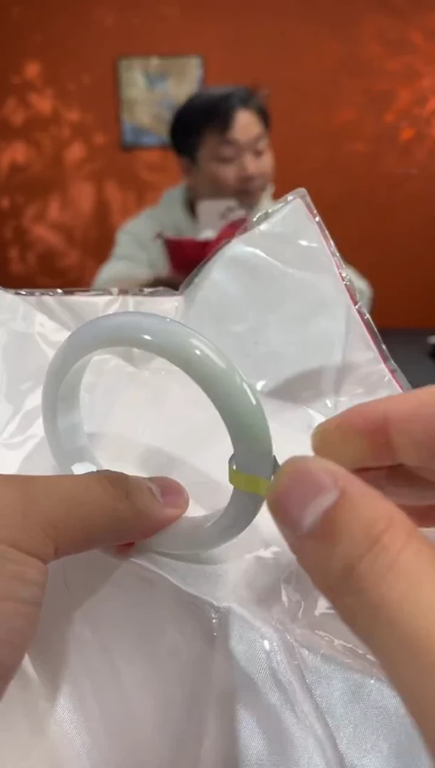 未镶嵌手镯翡翠30        圈口57