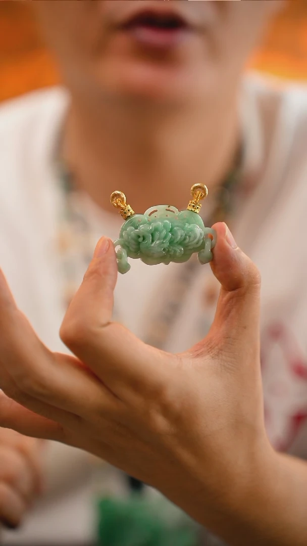 翡翠未镶嵌颈饰24小时内发货质保A货