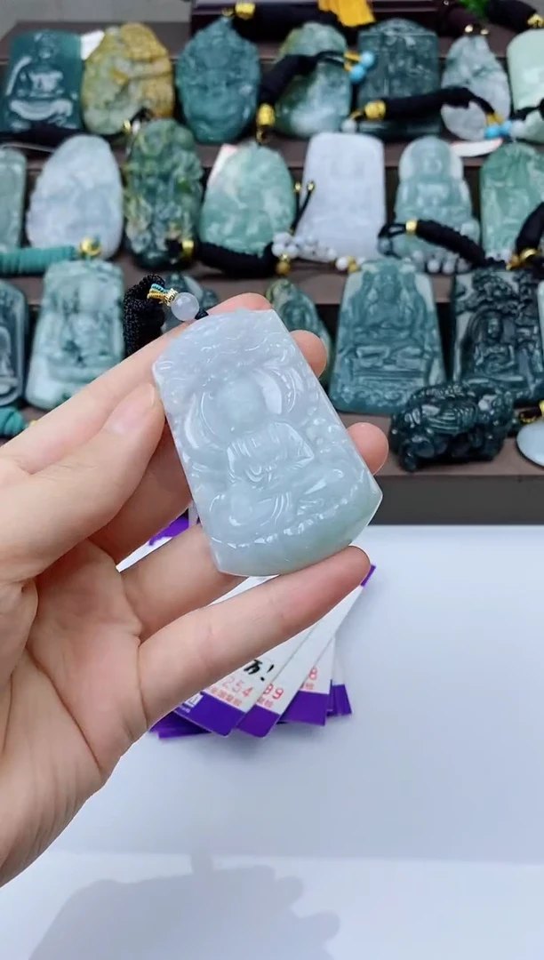 翡翠未镶嵌颈饰