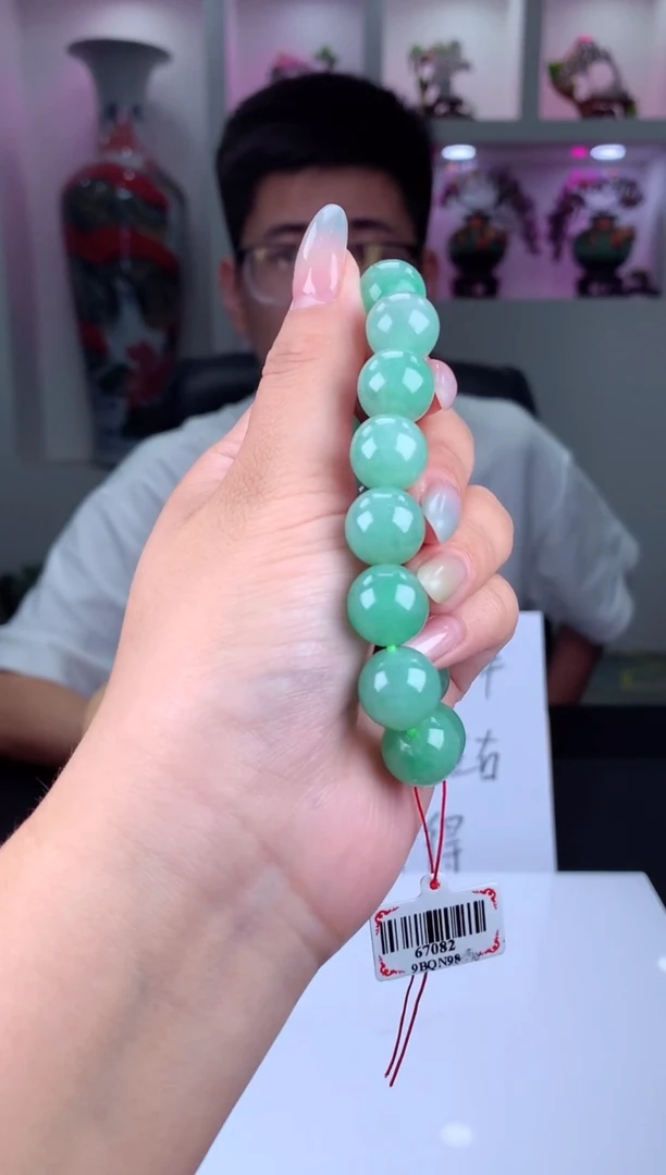 颈饰未镶嵌翡翠天然翡翠（拍一发一)