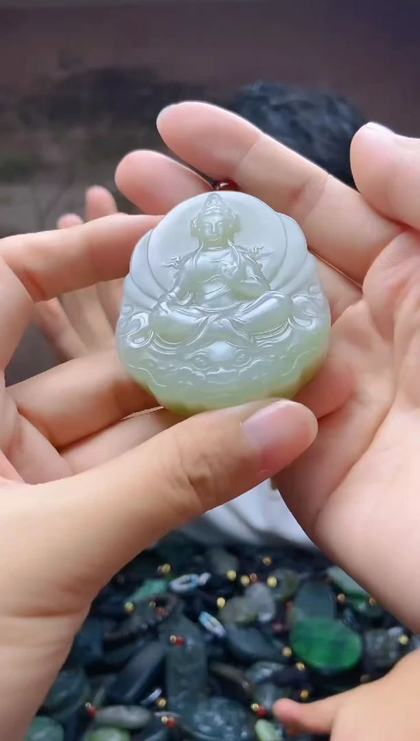 颈饰未镶嵌和田玉1