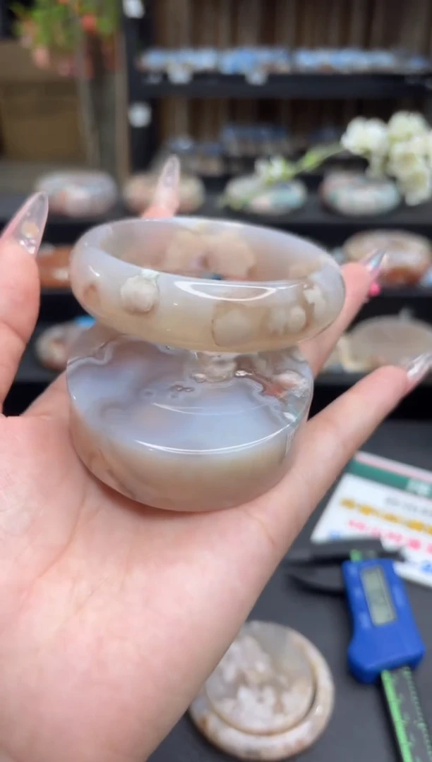 未镶嵌手镯石英质玉76(63圈赠送镯心)