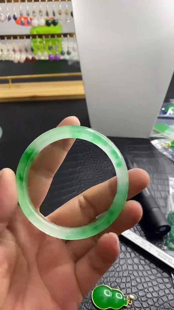 未镶嵌手镯翡翠K022